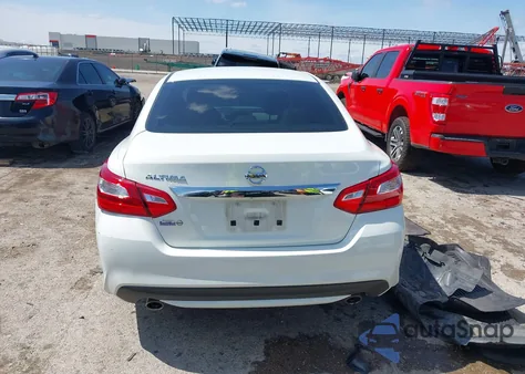 2016 Nissan Altima 2.5 S z USA, uszkodzony, nr VIN 1N4AL3AP4GN333328